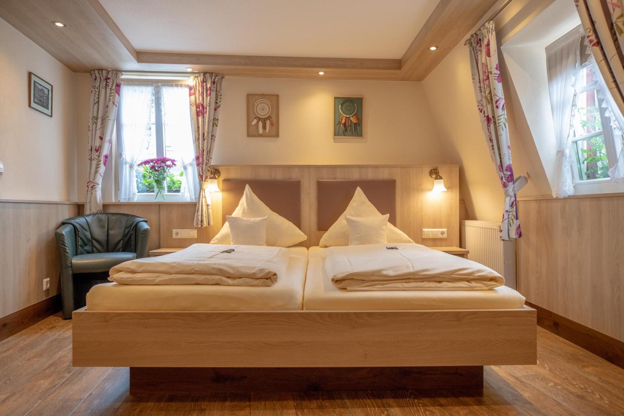Hotel Gute Quelle Байлщайн Екстериор снимка