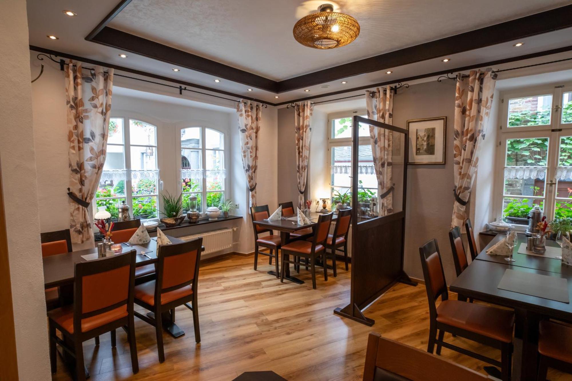 Hotel Gute Quelle Байлщайн Екстериор снимка