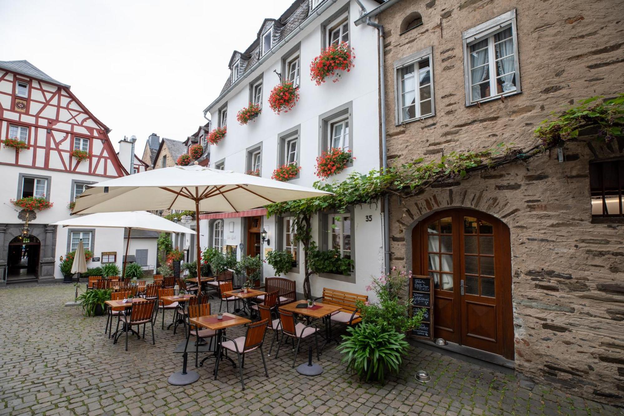 Hotel Gute Quelle Байлщайн Екстериор снимка