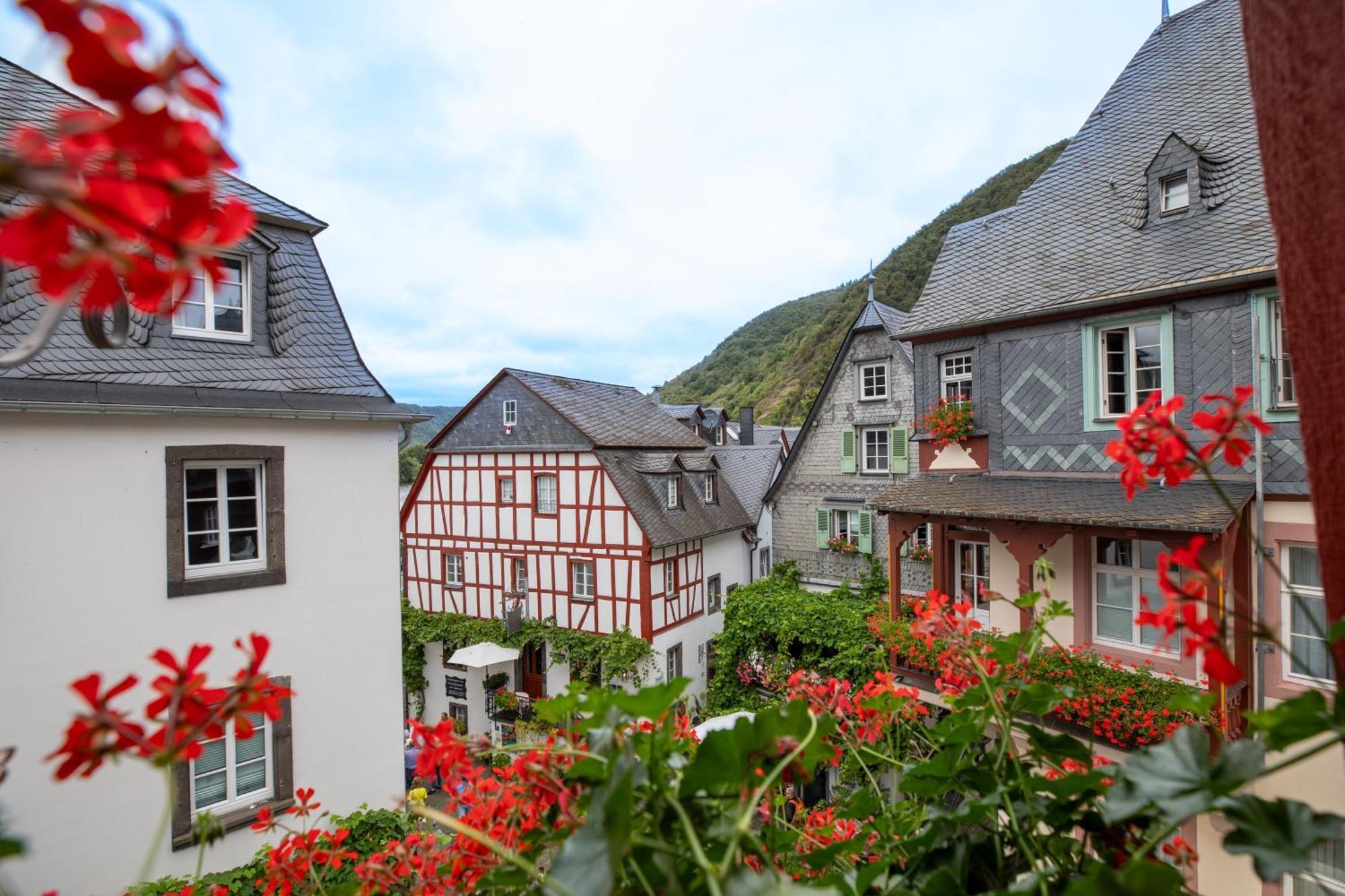 Hotel Gute Quelle Байлщайн Екстериор снимка